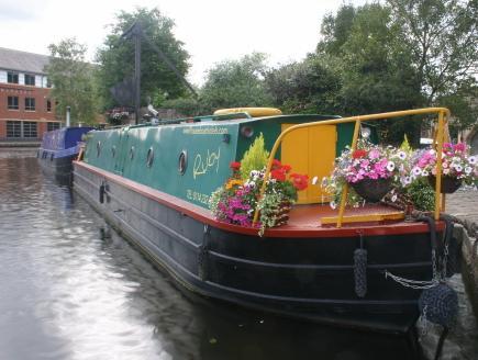 Khu vực xung quanh