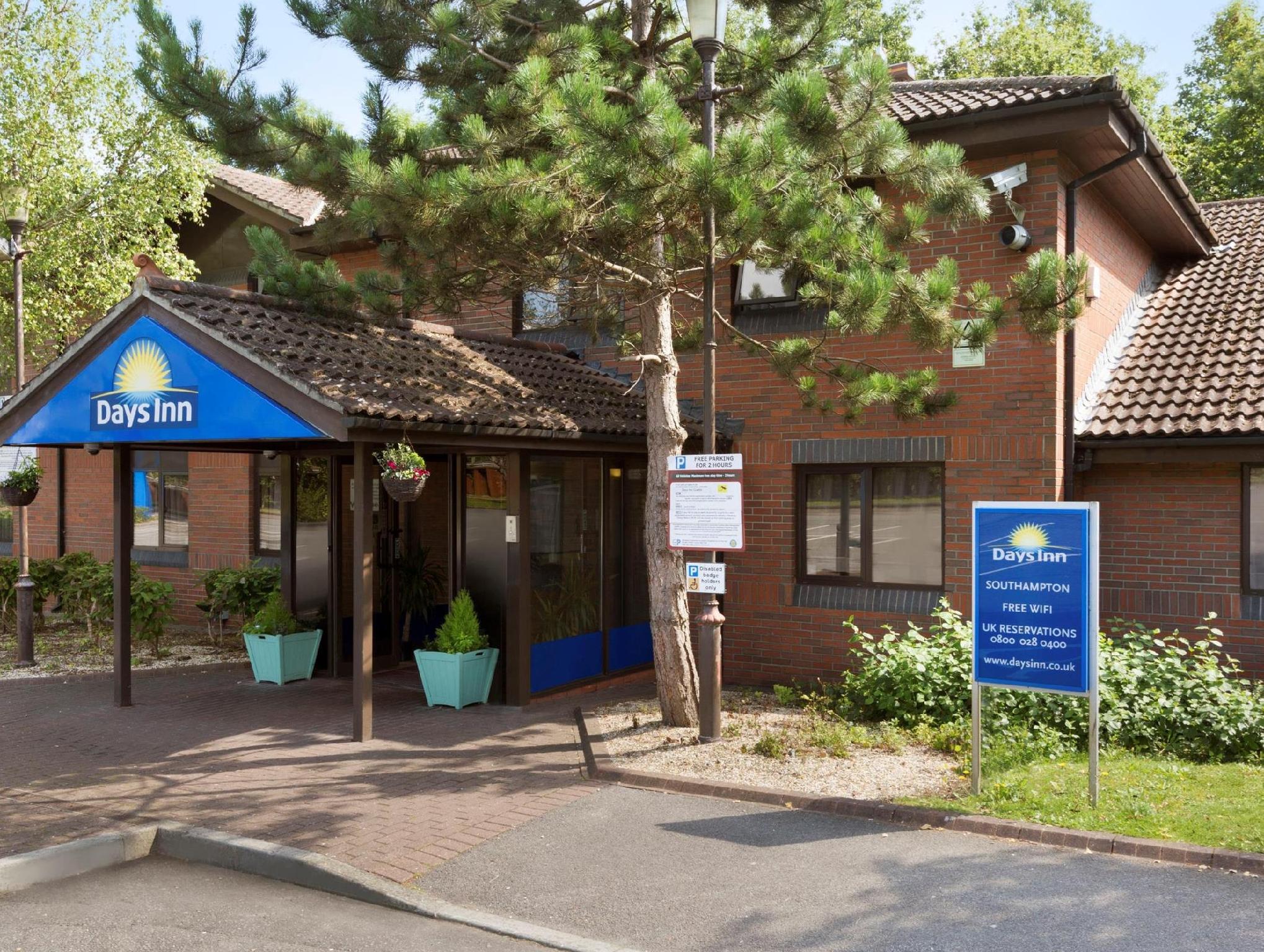 Ngoại cảnh khách sạn