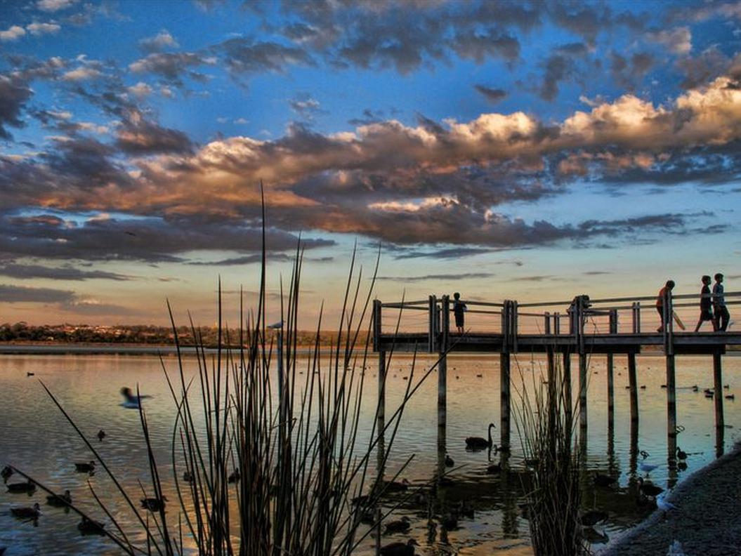 Khu vực xung quanh