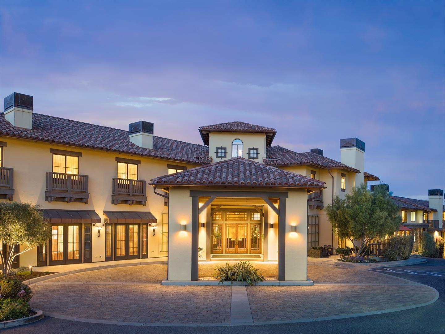 Ngoại cảnh khách sạn