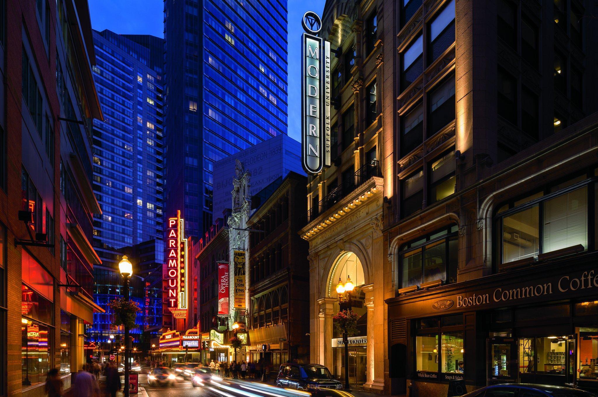 Nơi tham quan gần đây