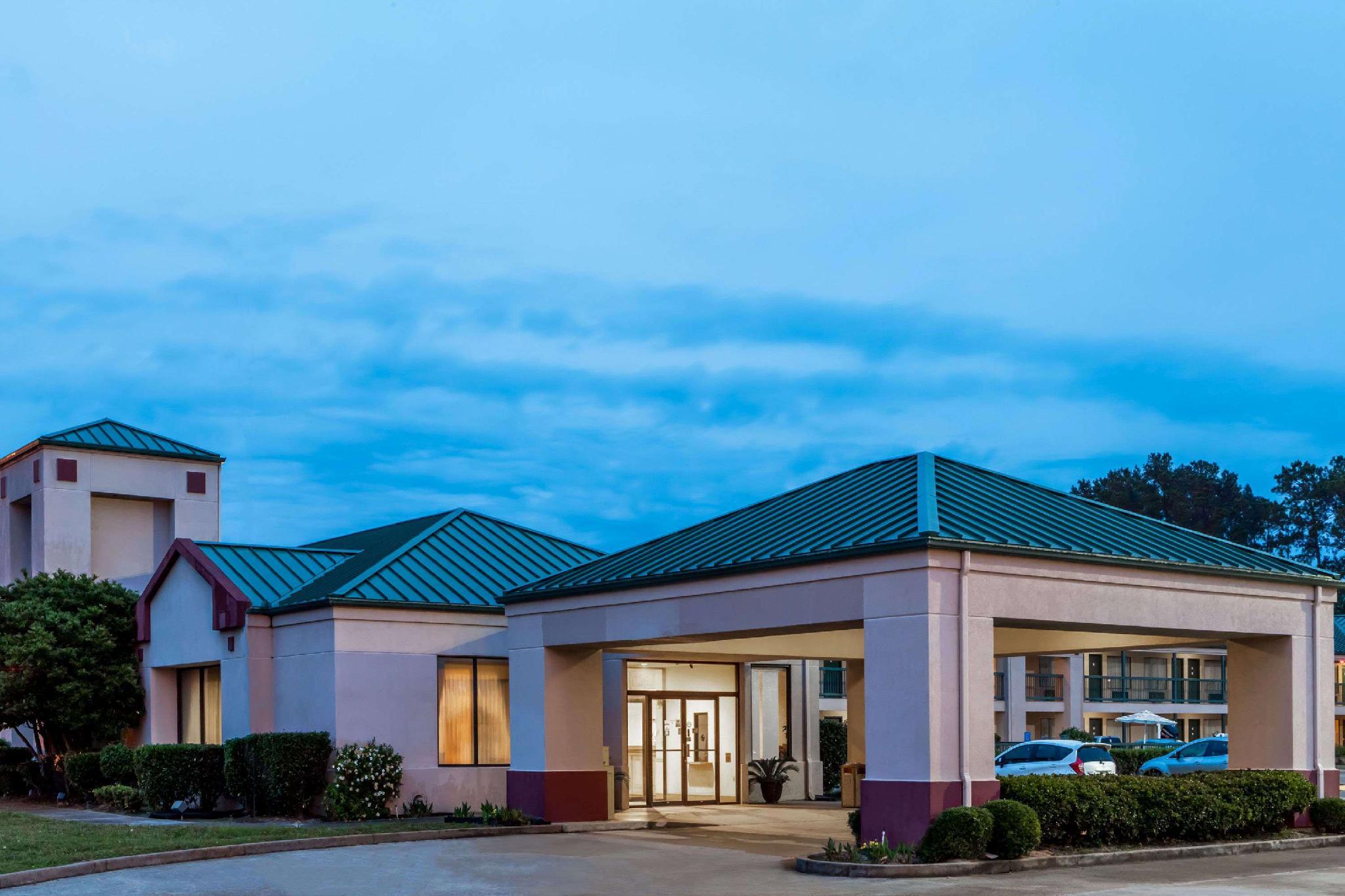 Ngoại cảnh khách sạn