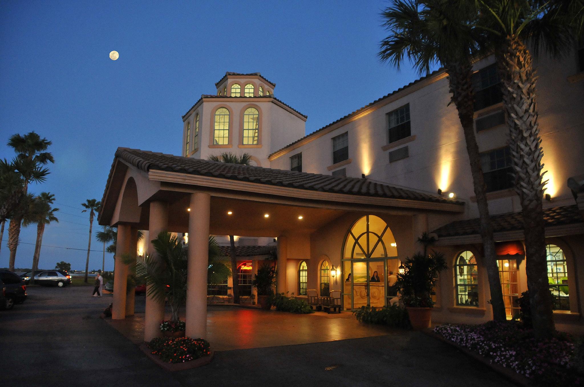 Ngoại cảnh khách sạn