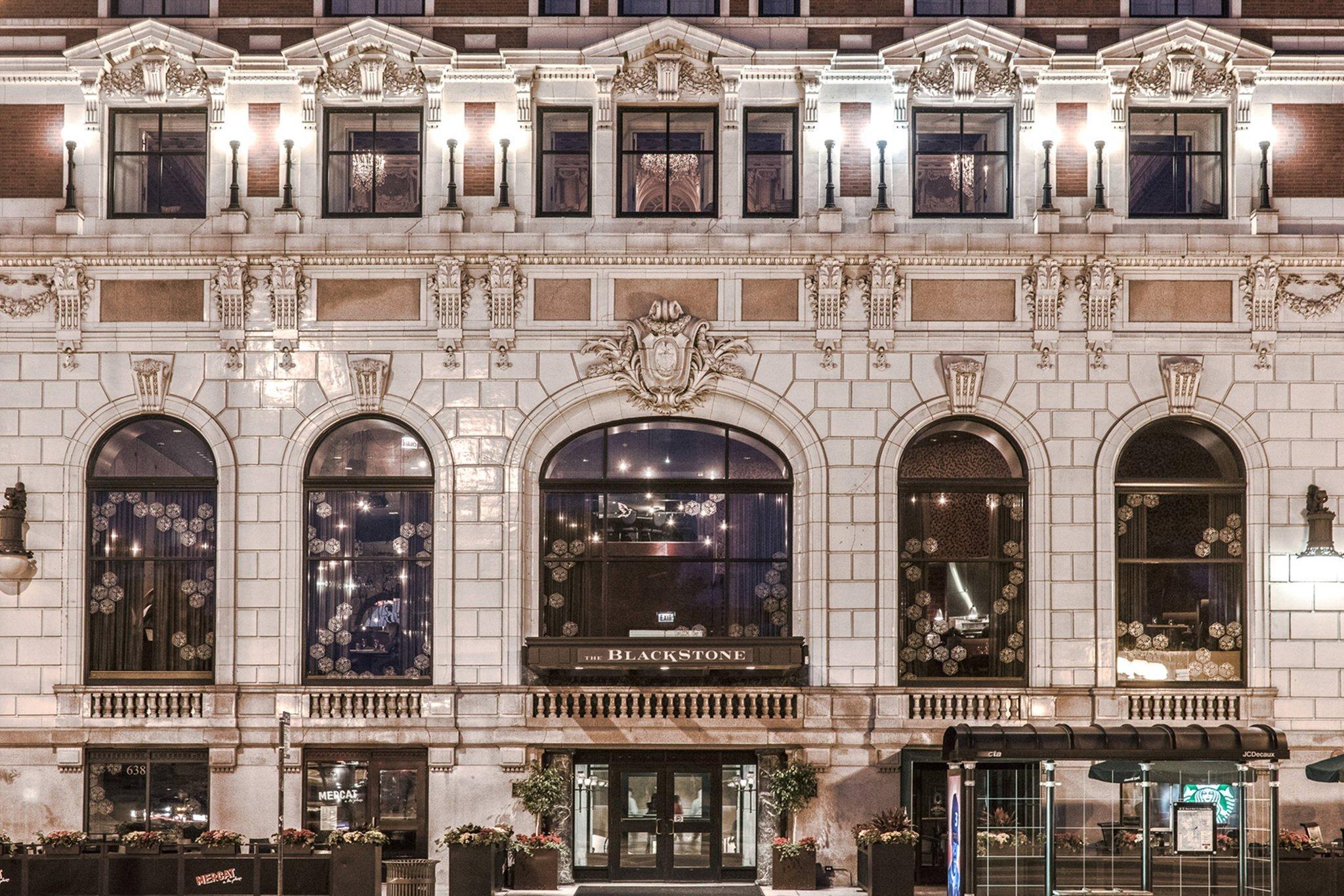 Ngoại cảnh khách sạn