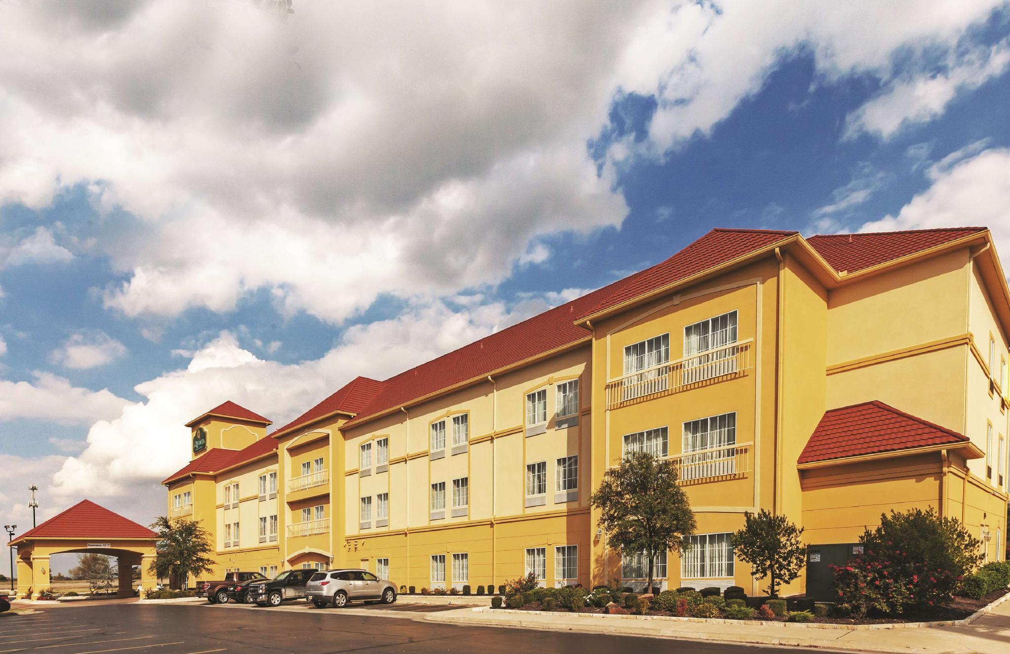 Ngoại cảnh khách sạn