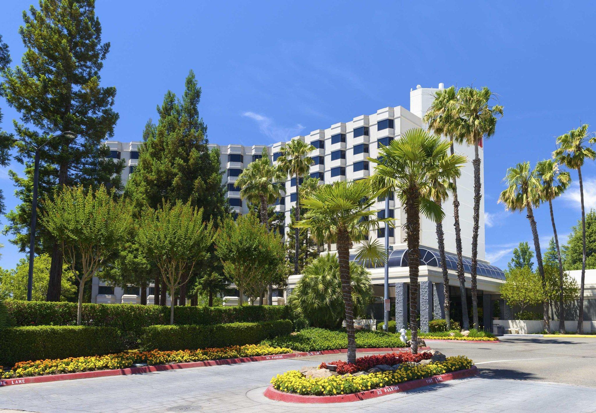 Ngoại cảnh khách sạn