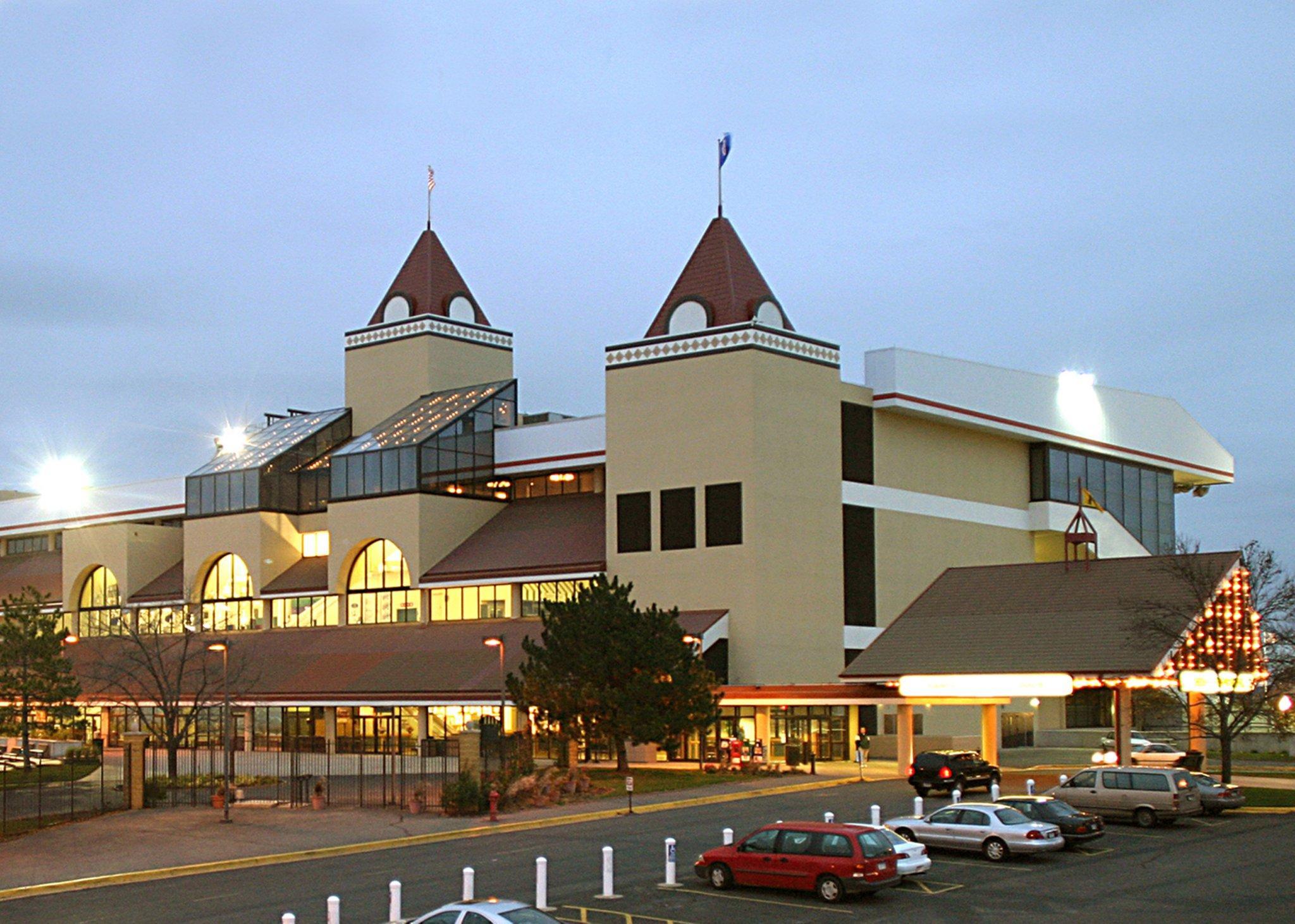 Nơi tham quan gần đây