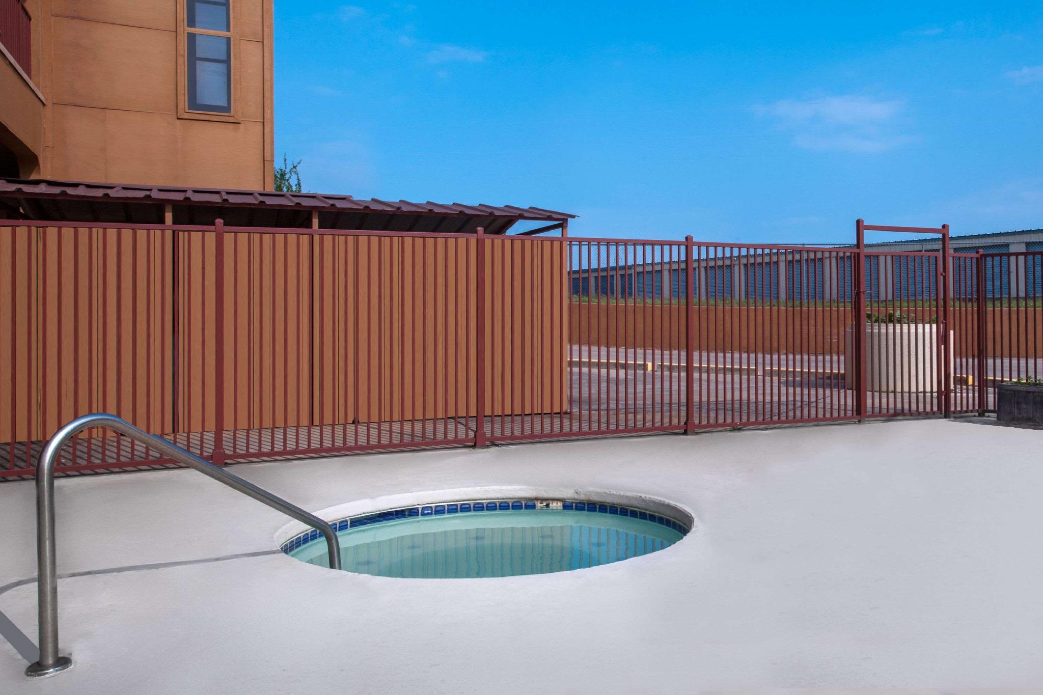 Bồn tắm nước nóng