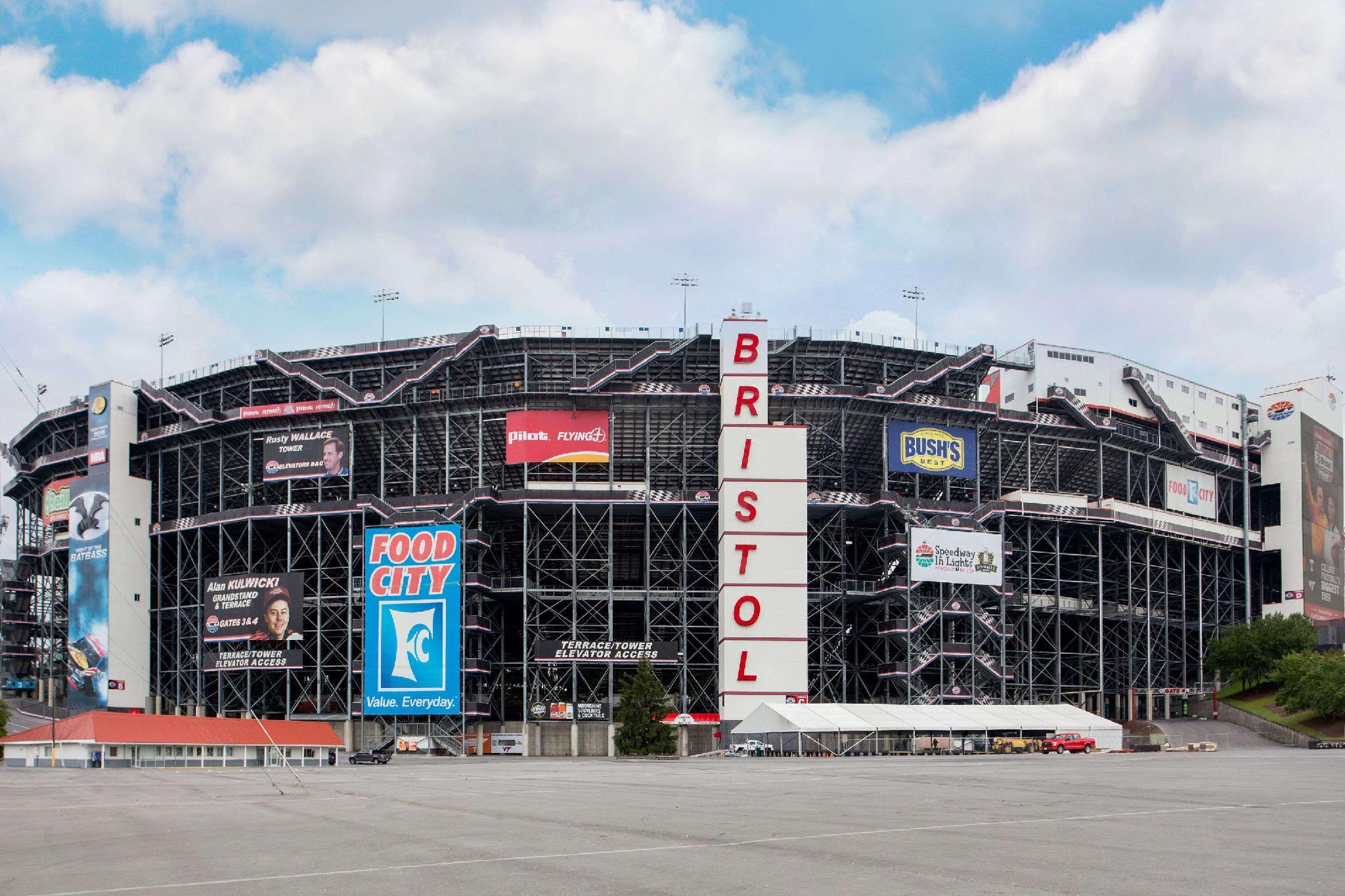 Nơi tham quan gần đây