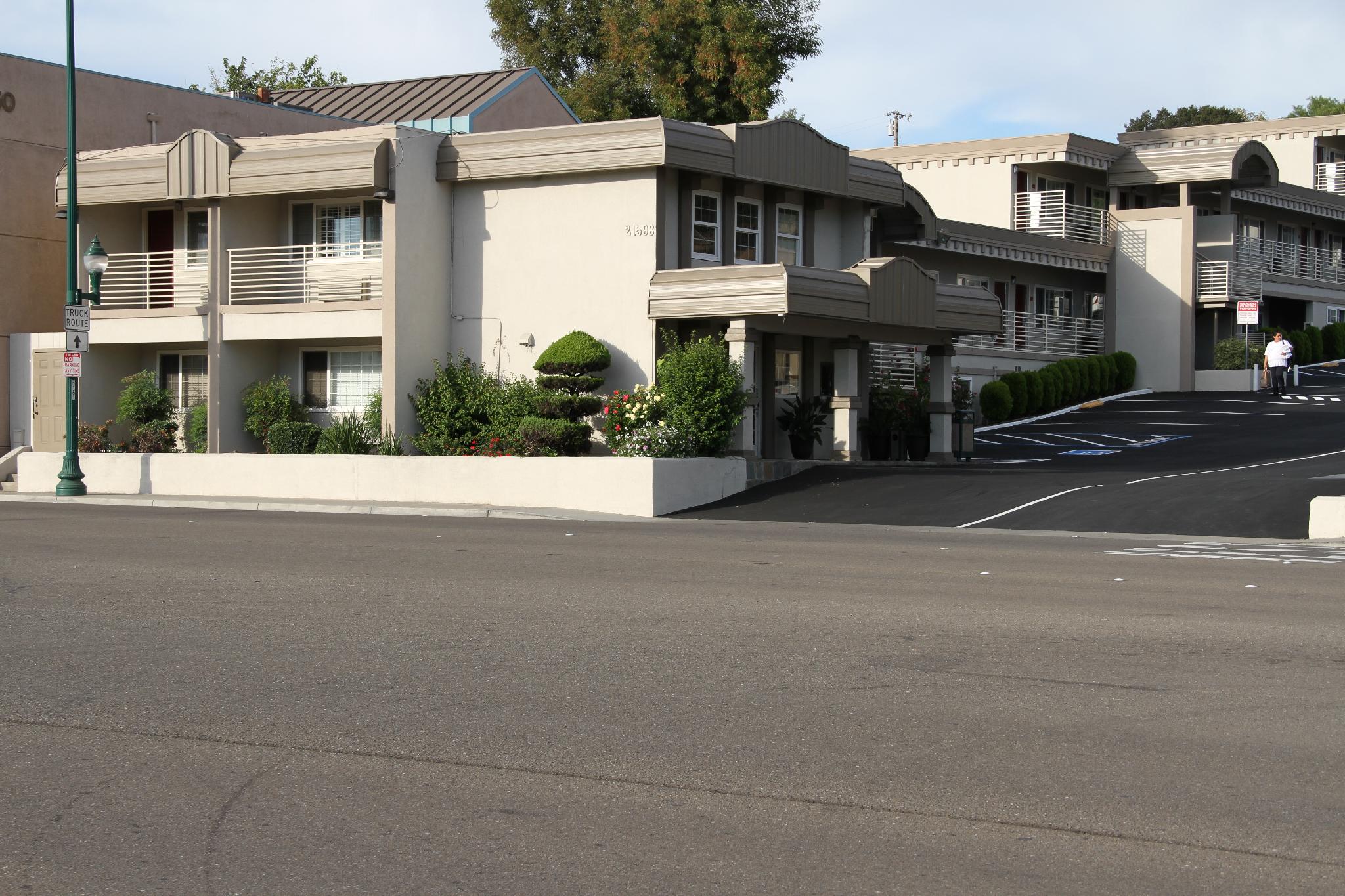 Khu vực xung quanh