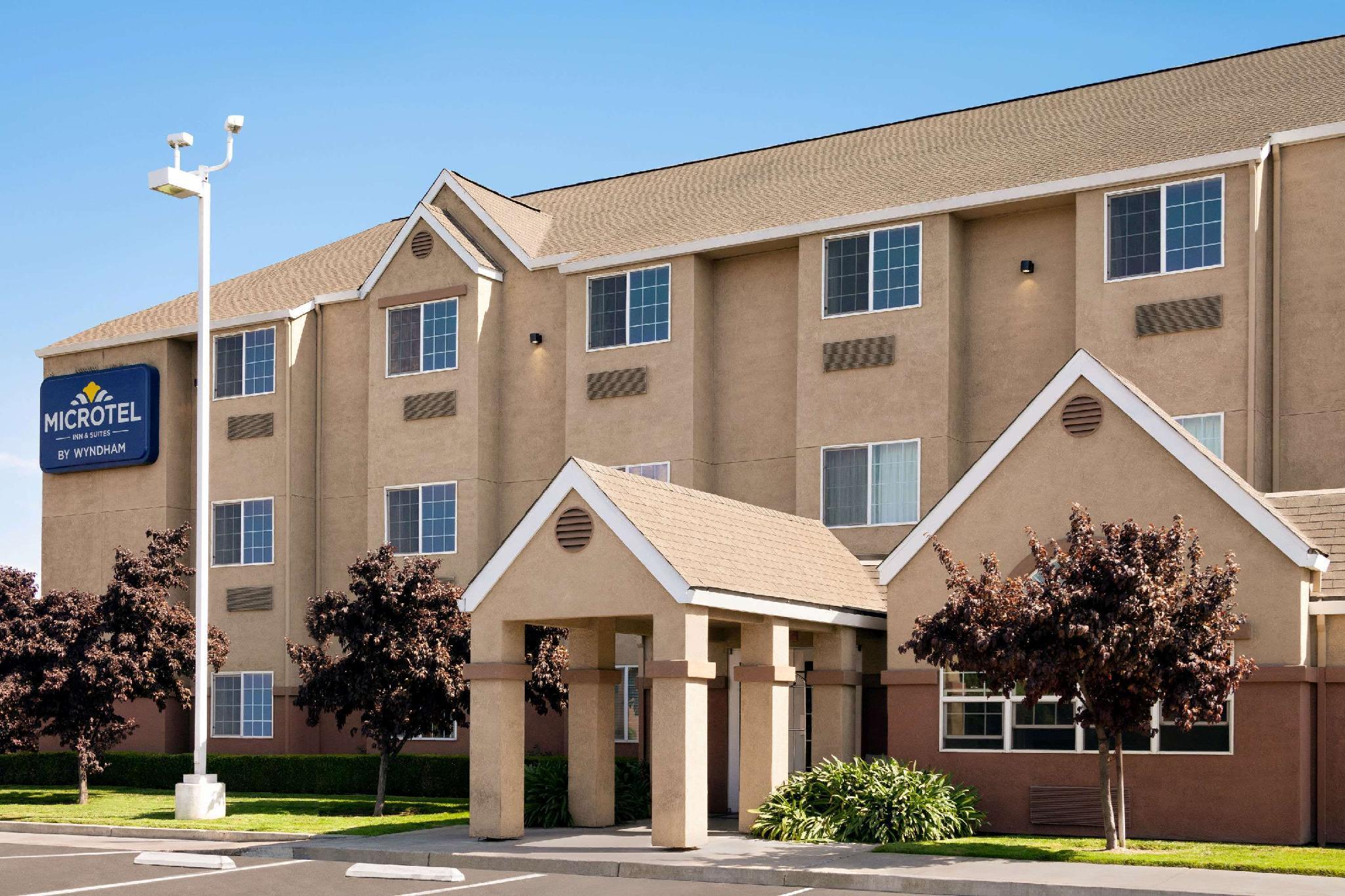 Ngoại cảnh khách sạn