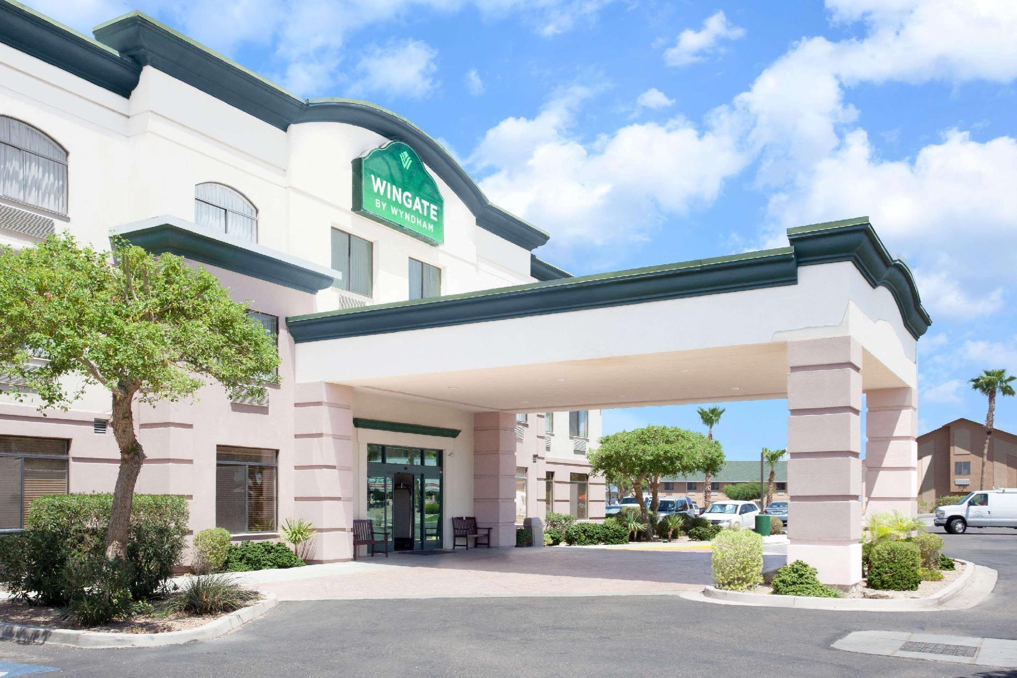 Ngoại cảnh khách sạn