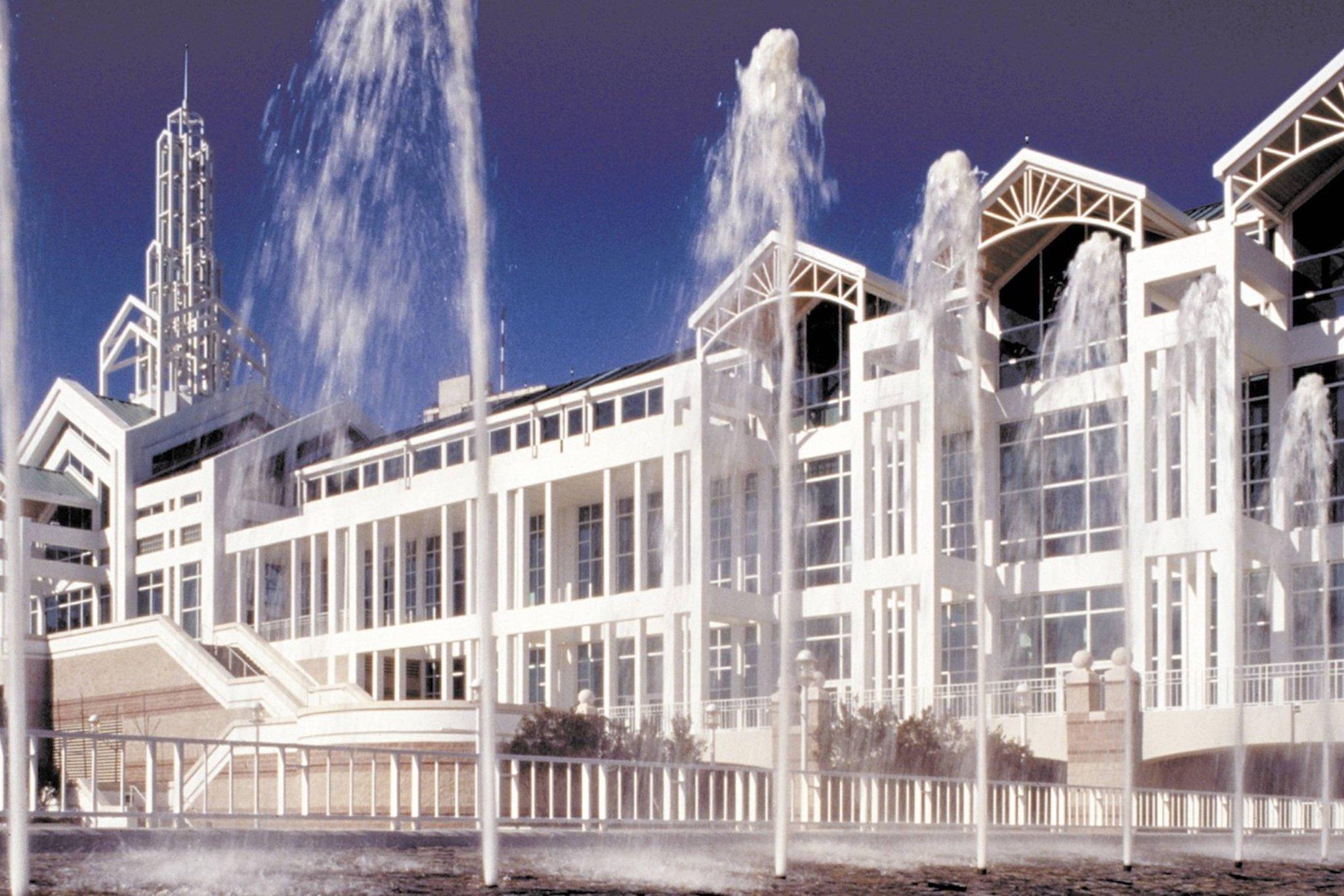 Nơi tham quan gần đây