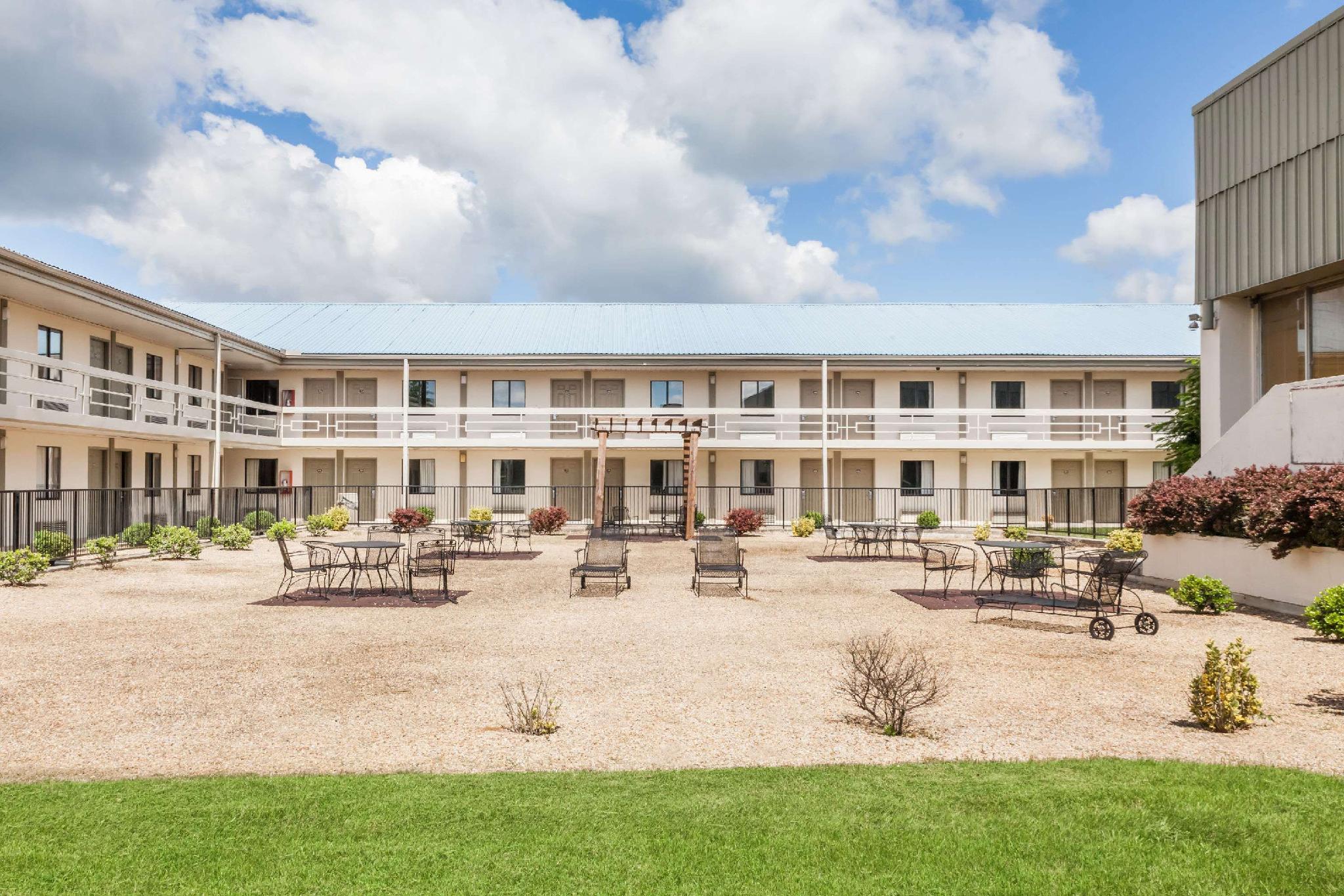 Ngoại cảnh khách sạn