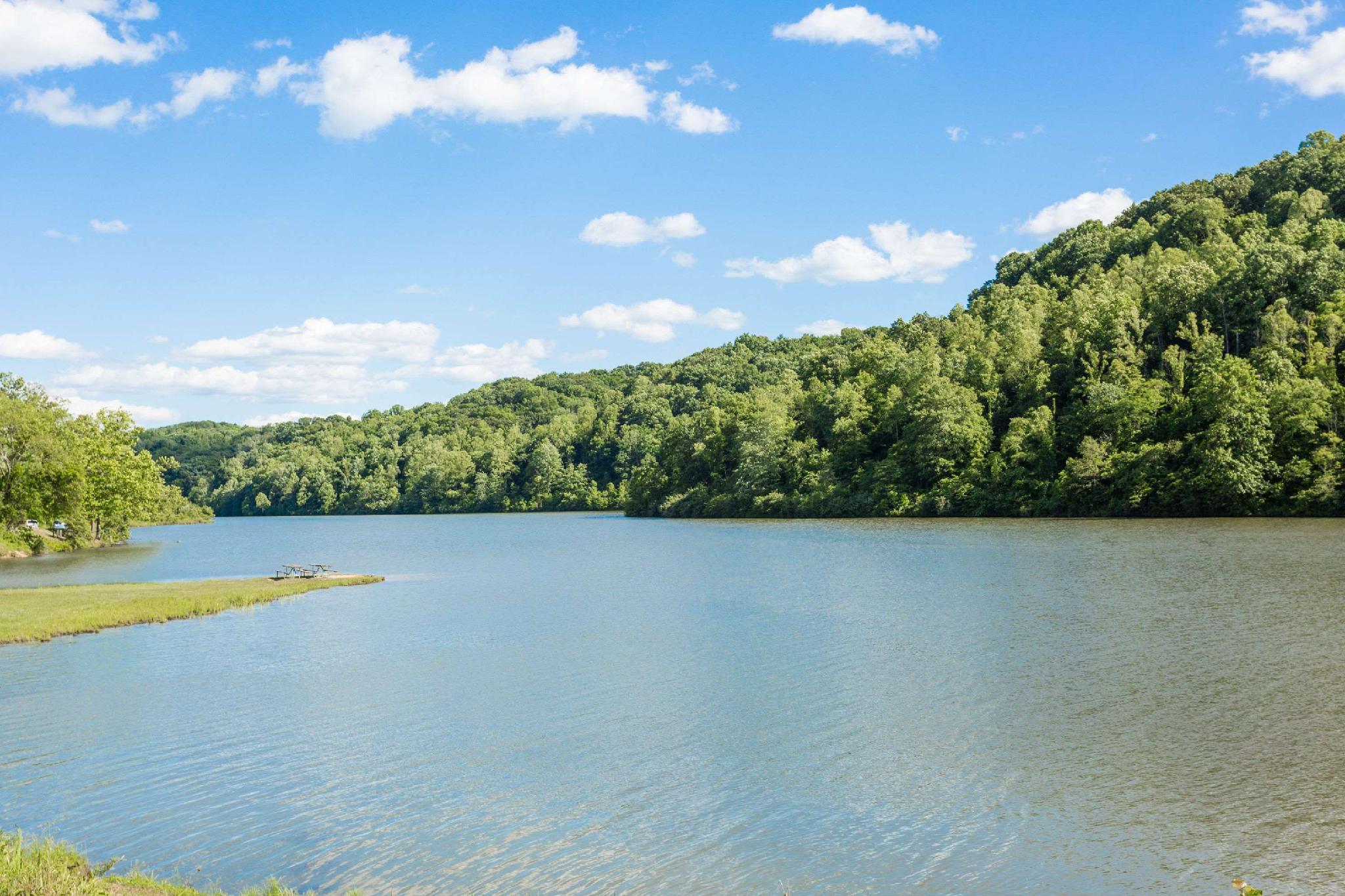 Nơi tham quan gần đây