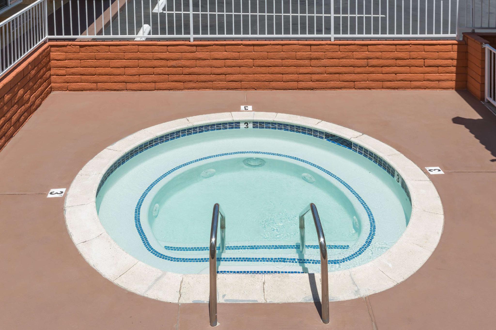 Bồn tắm nước nóng