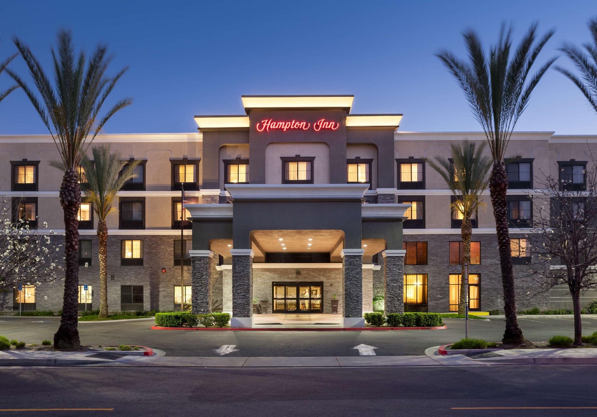 Ngoại cảnh khách sạn