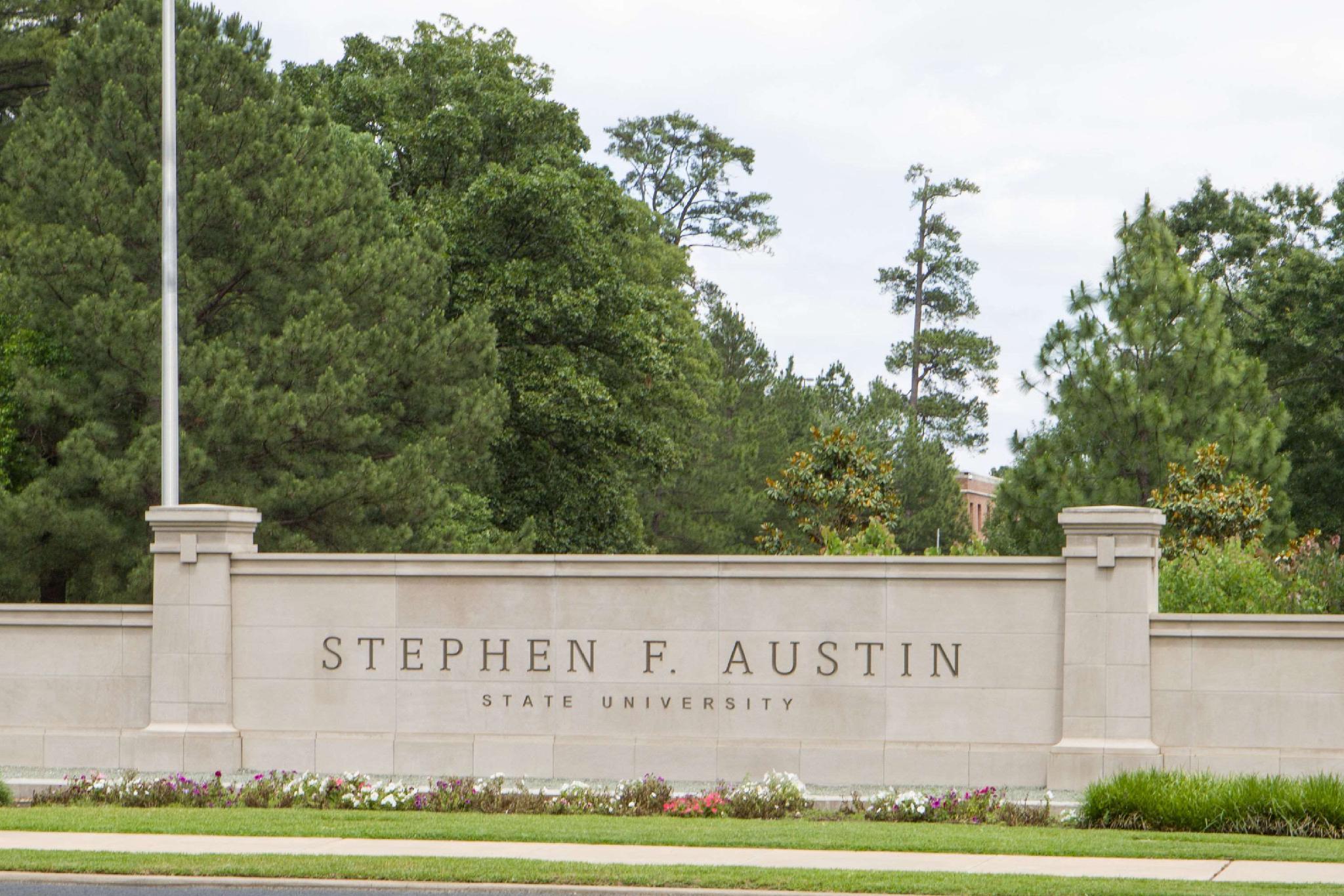 Nơi tham quan gần đây