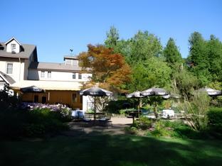 Ngoại cảnh khách sạn