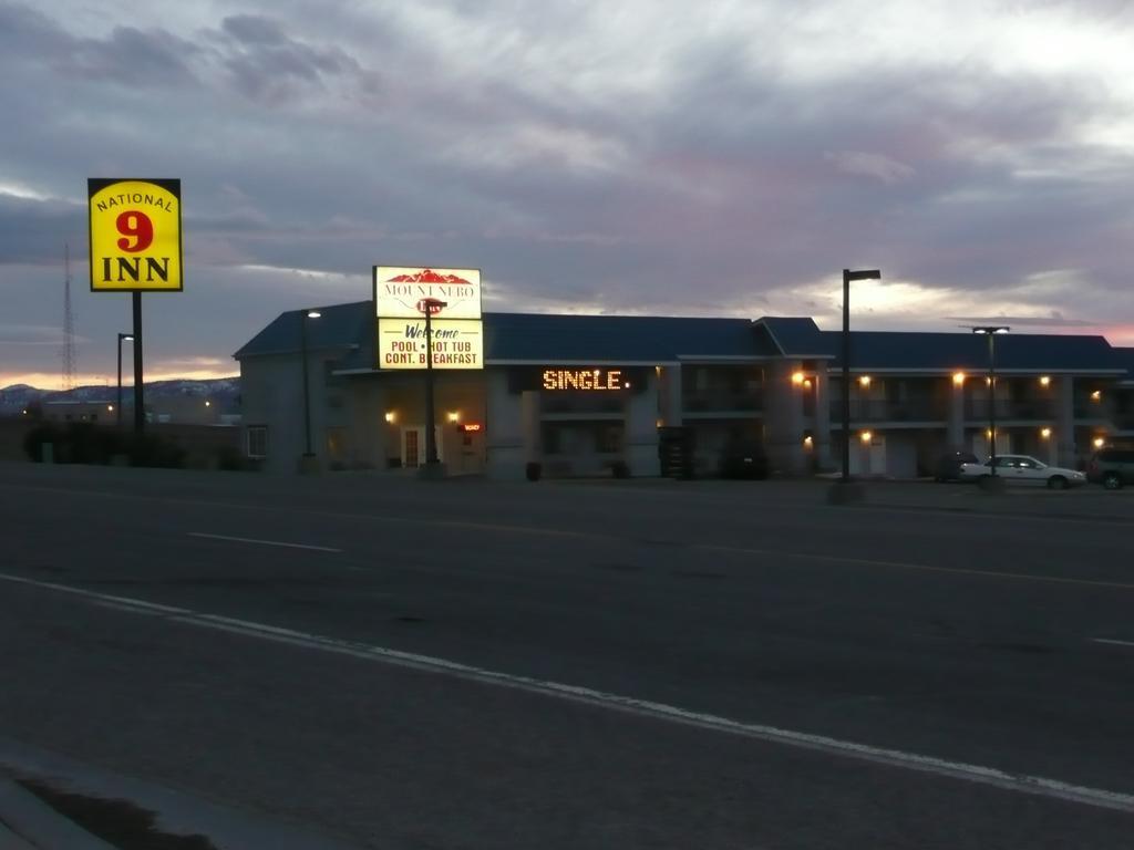 Ngoại cảnh khách sạn