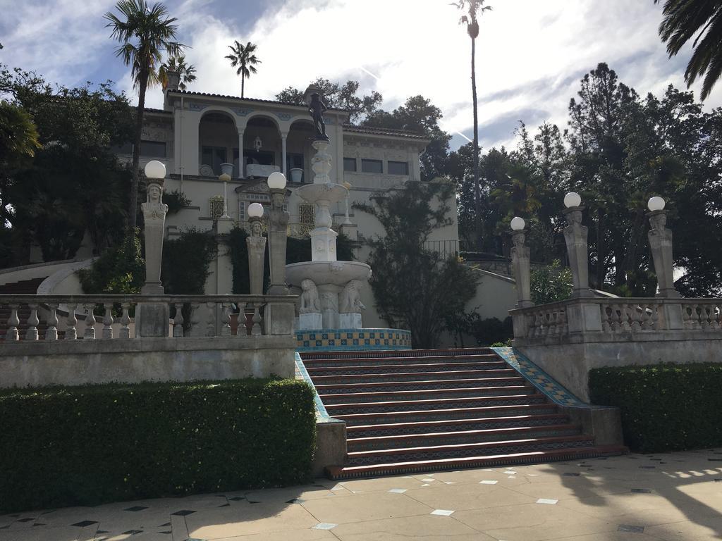 Nơi tham quan gần đây