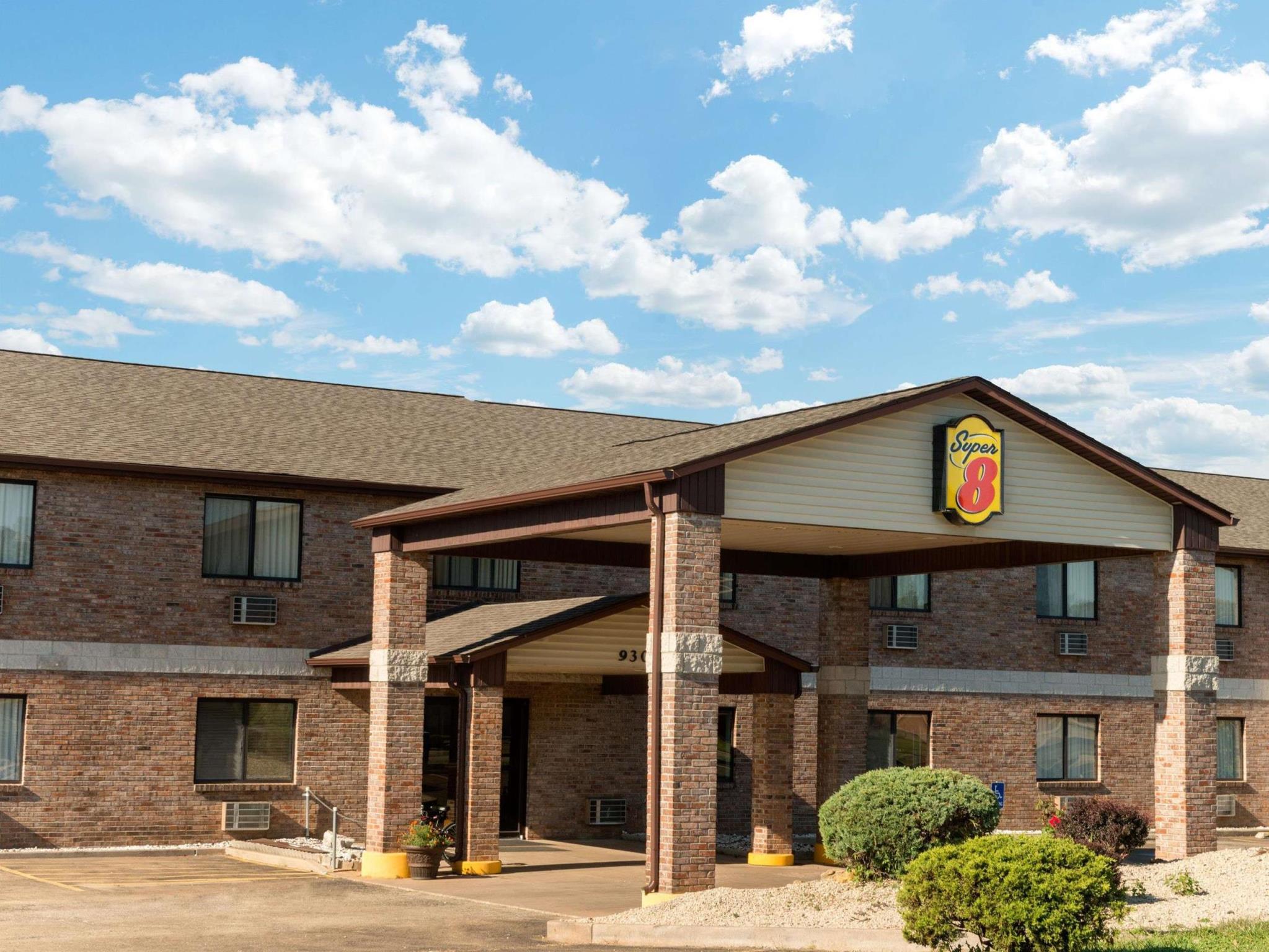 Ngoại cảnh khách sạn