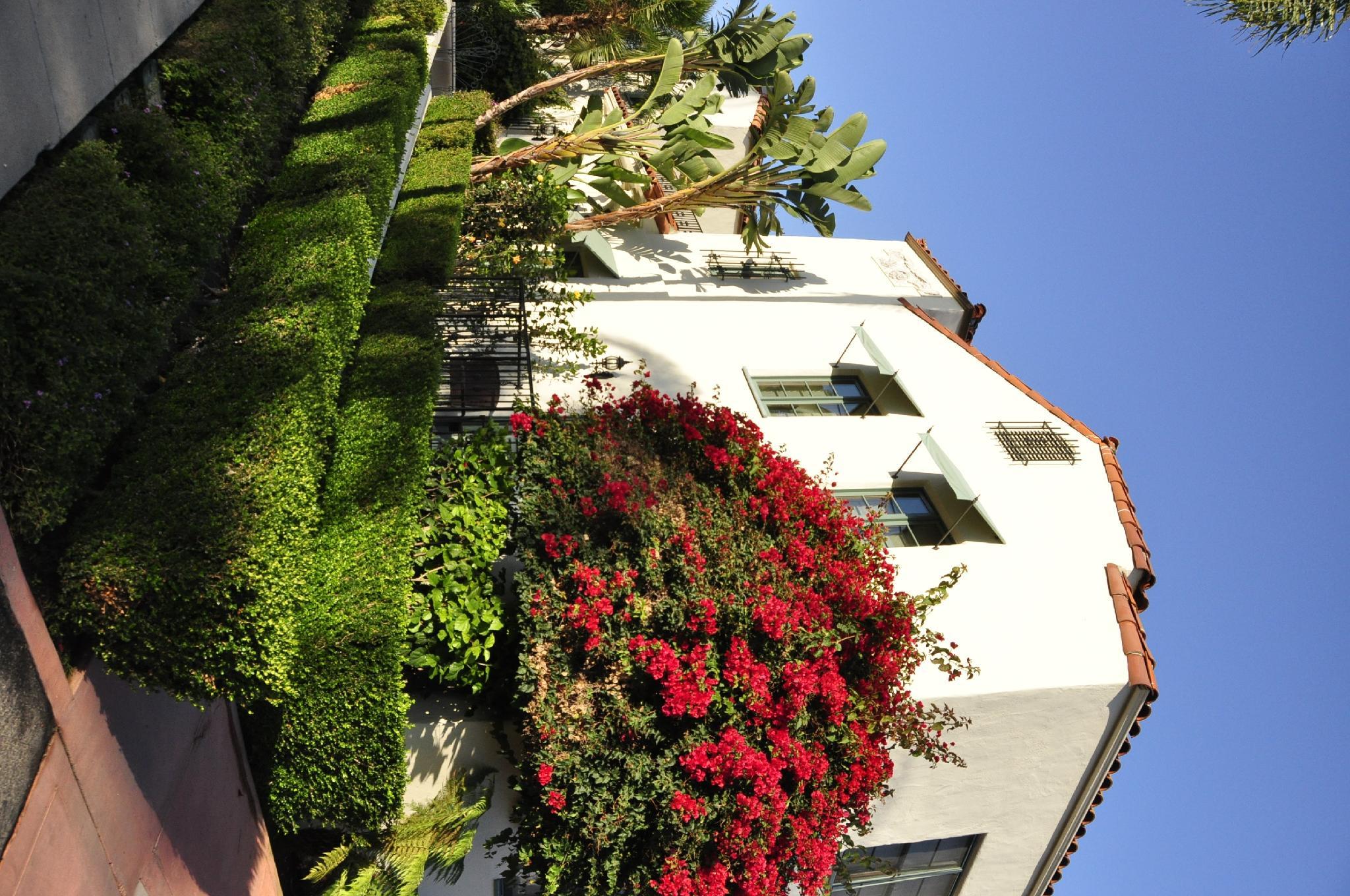 Ngoại cảnh khách sạn