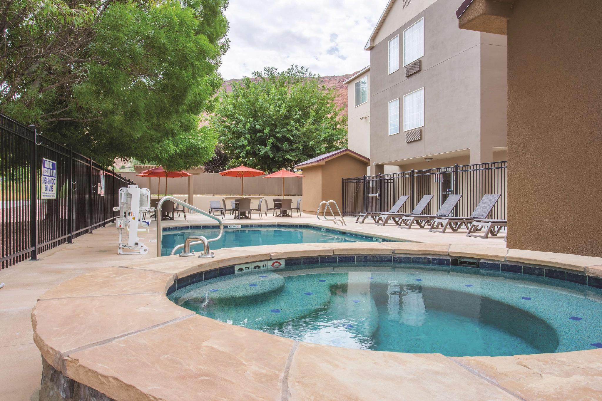 Bồn tắm nước nóng