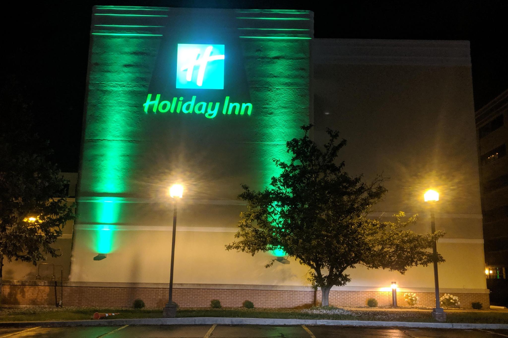 Ngoại cảnh khách sạn