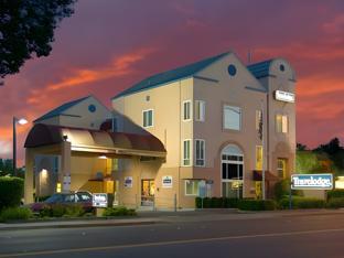 Ngoại cảnh khách sạn