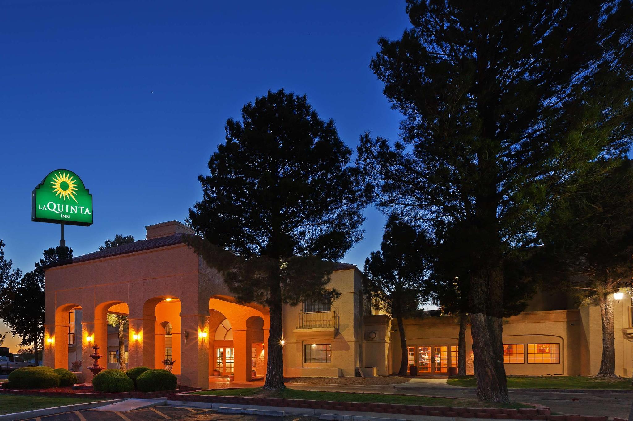 Ngoại cảnh khách sạn