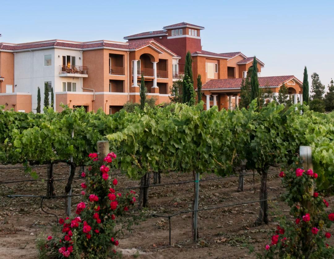 Ngoại cảnh khách sạn