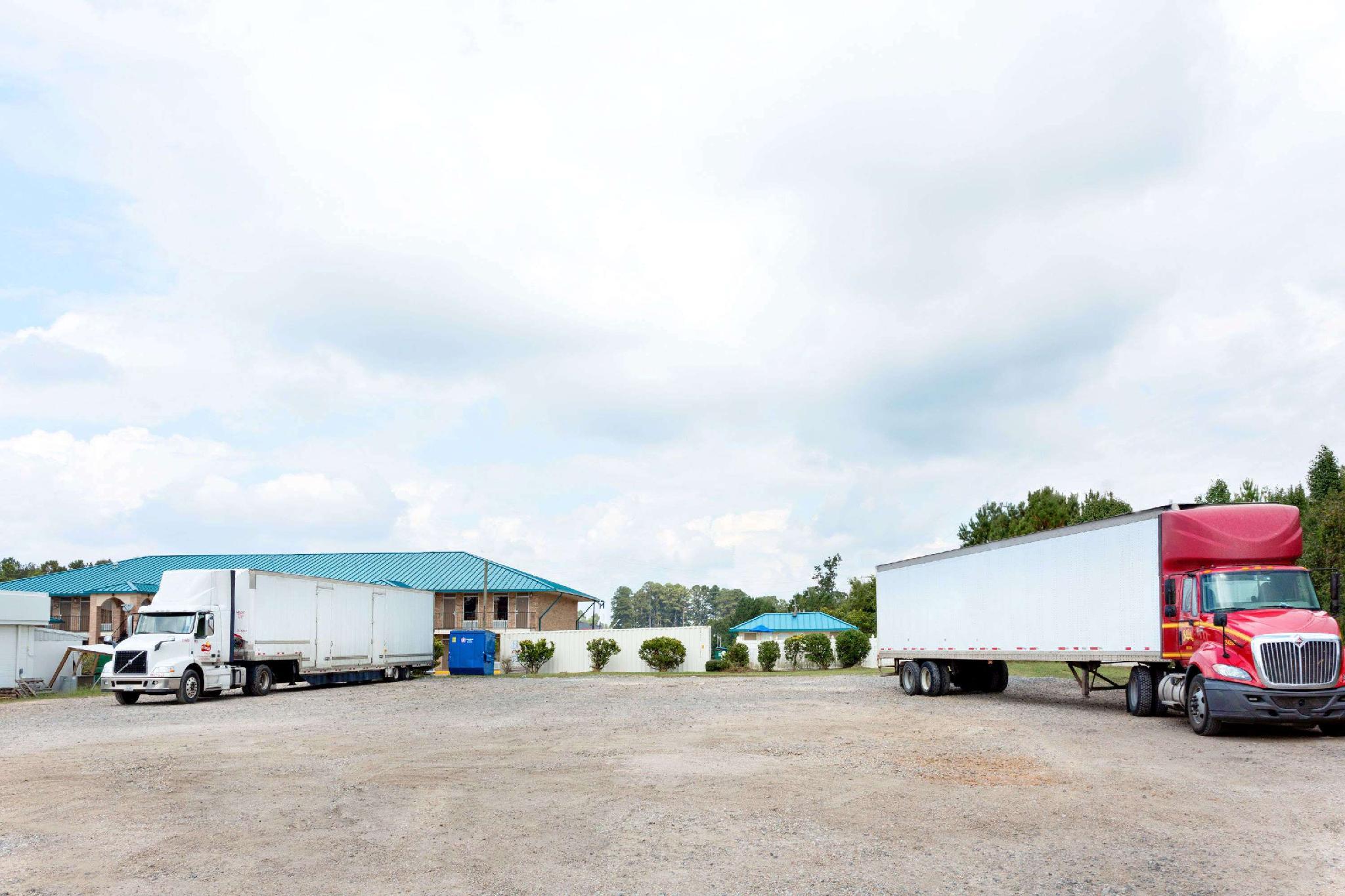 Khu vực xung quanh