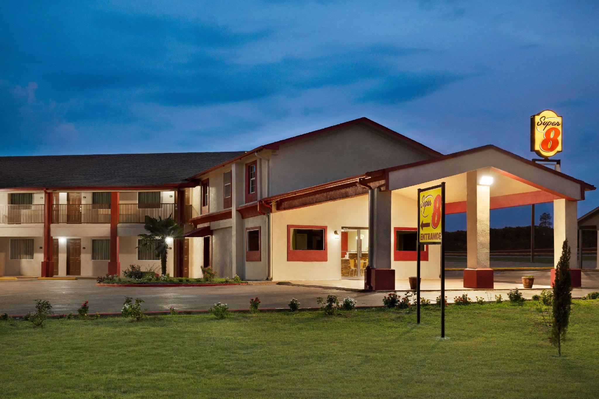 Ngoại cảnh khách sạn