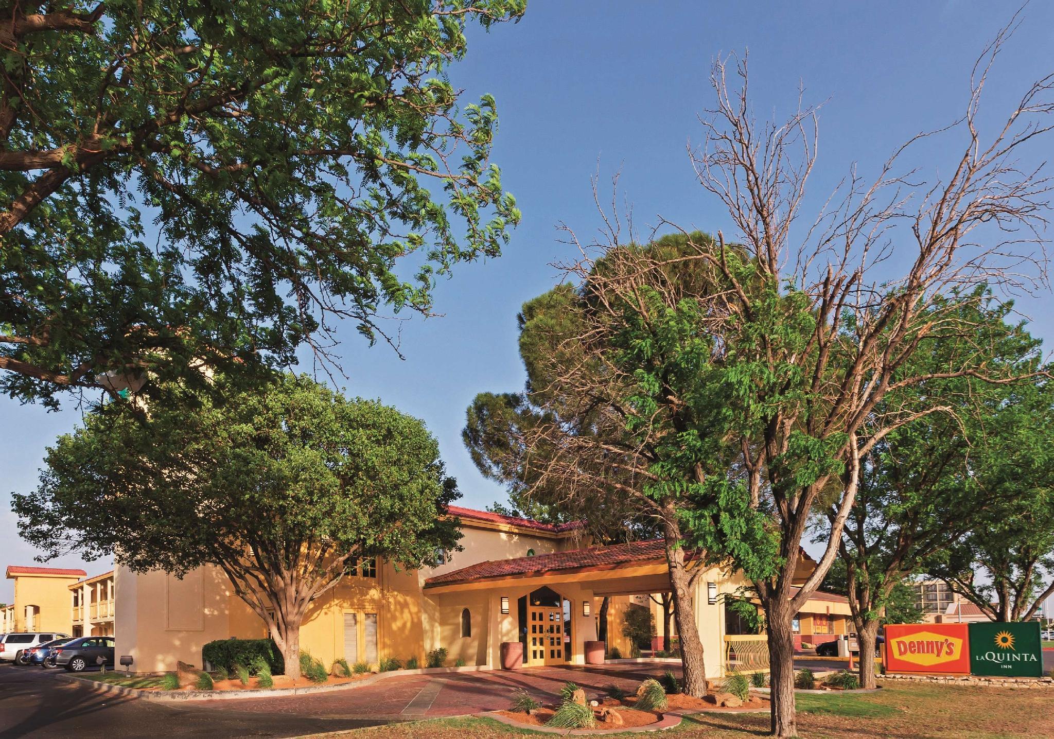 Ngoại cảnh khách sạn