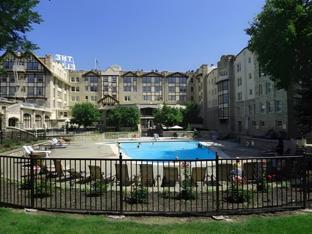 Khu vực xung quanh