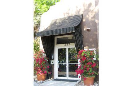 Ngoại cảnh khách sạn