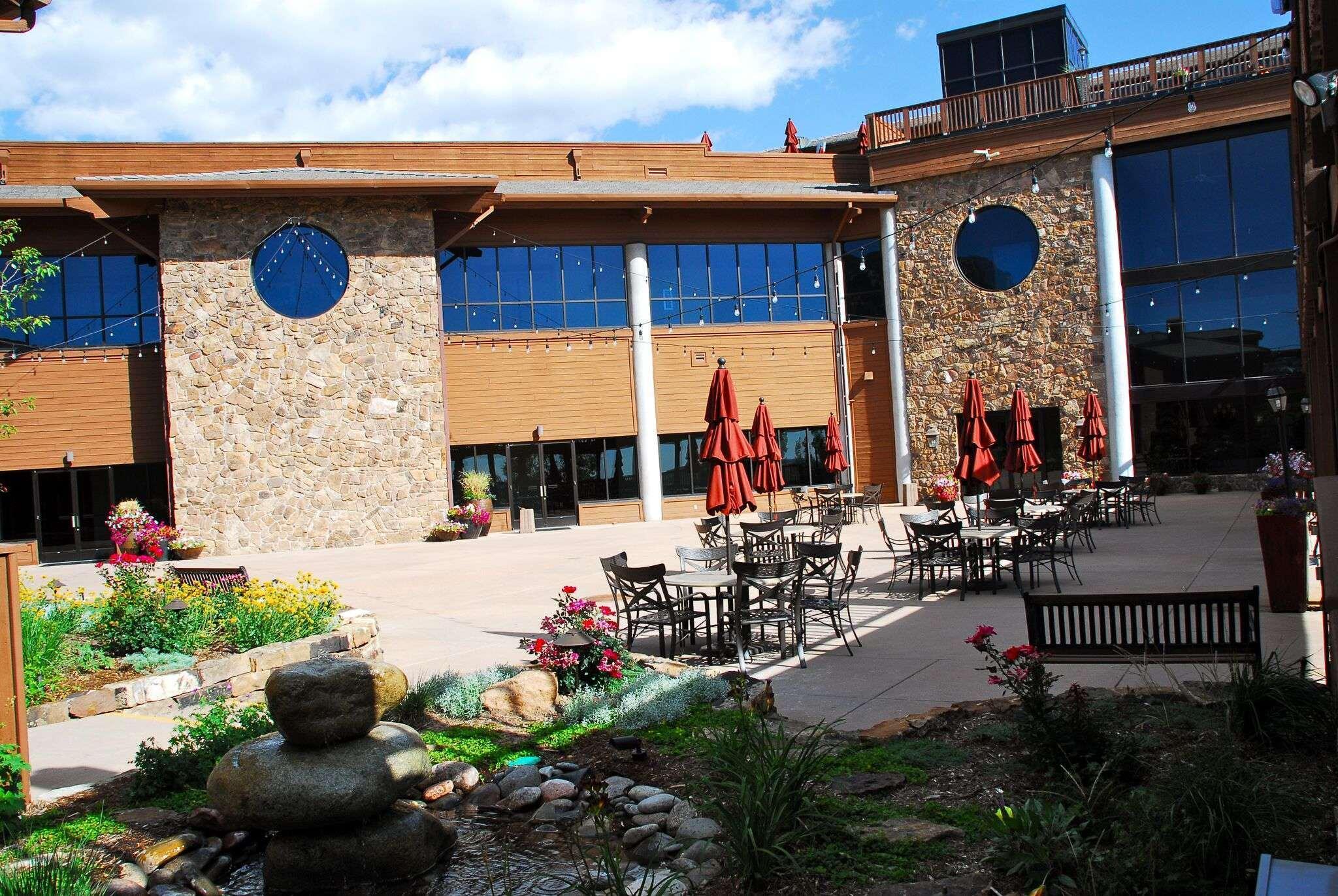 Ngoại cảnh khách sạn