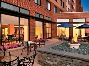 Ngoại cảnh khách sạn