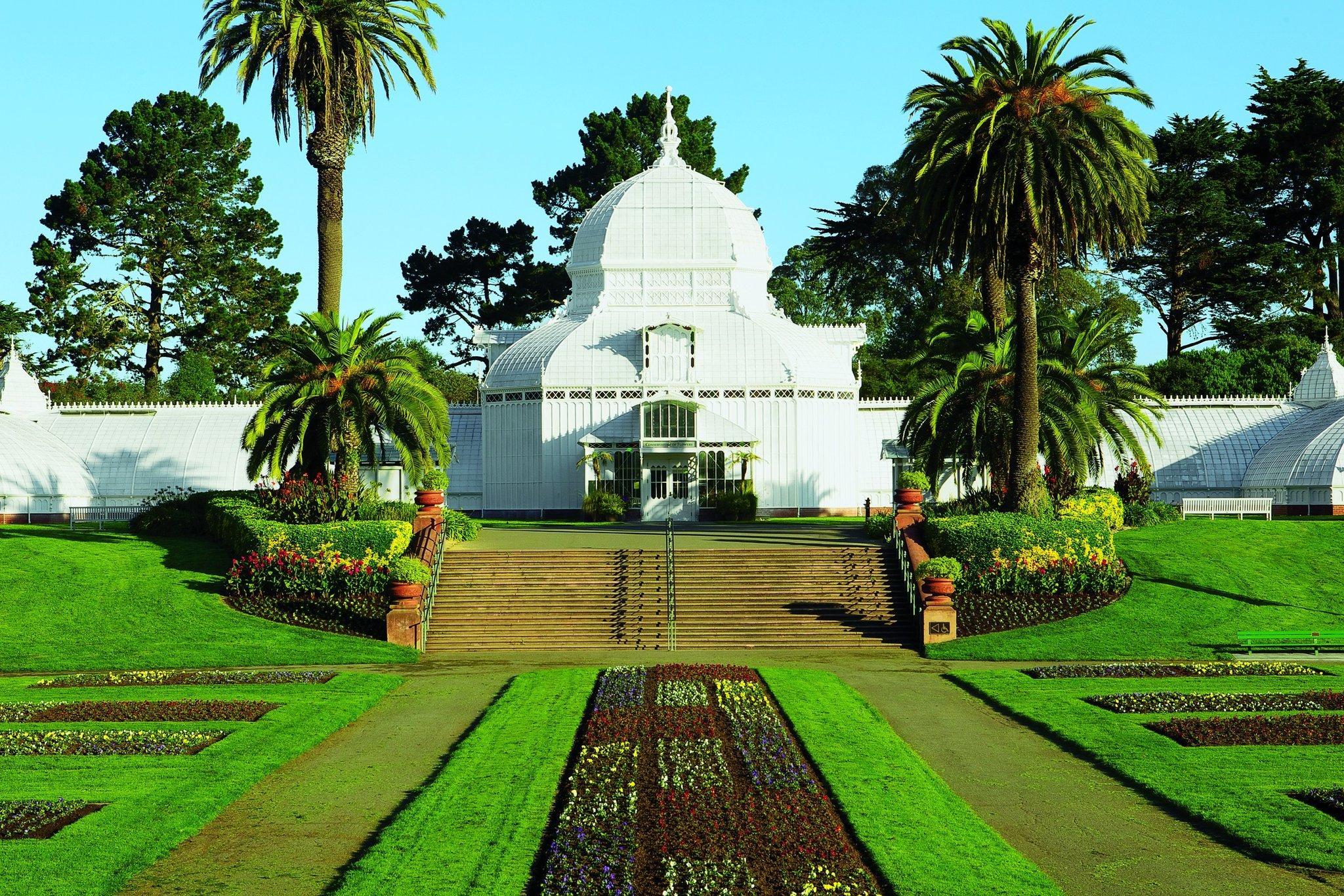 Nơi tham quan gần đây