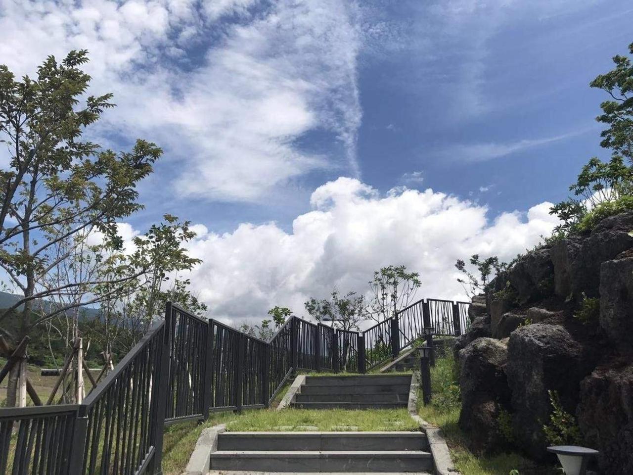 Khu vực xung quanh