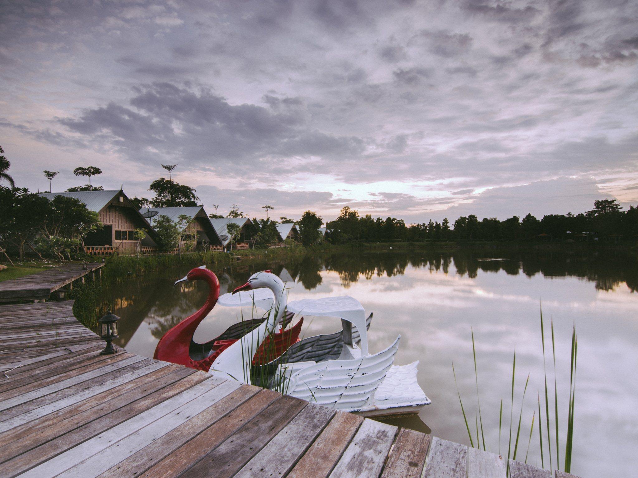 Khu vực xung quanh