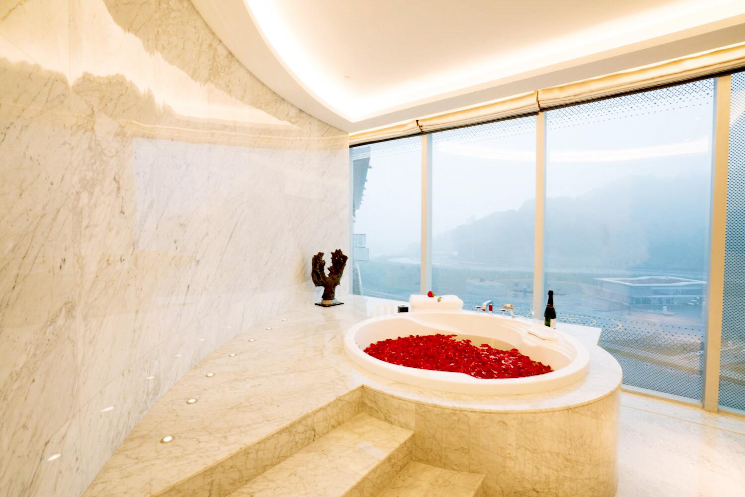 Bồn tắm tạo sóng