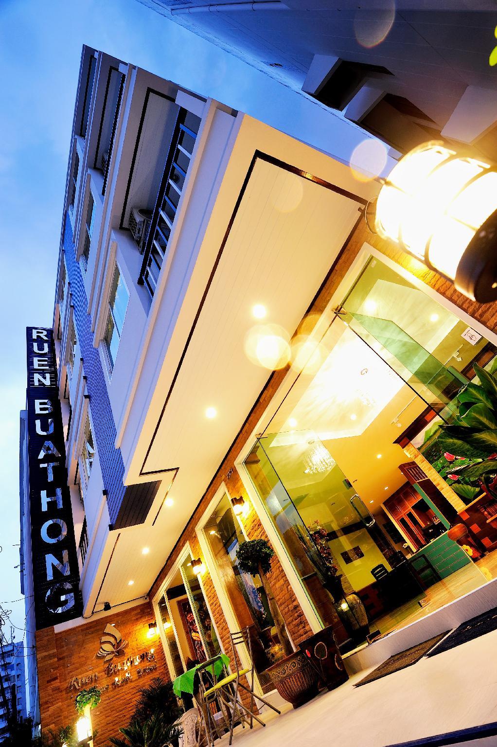 Ngoại cảnh khách sạn