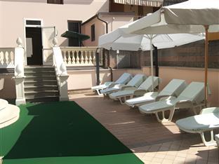 Ngoại cảnh khách sạn