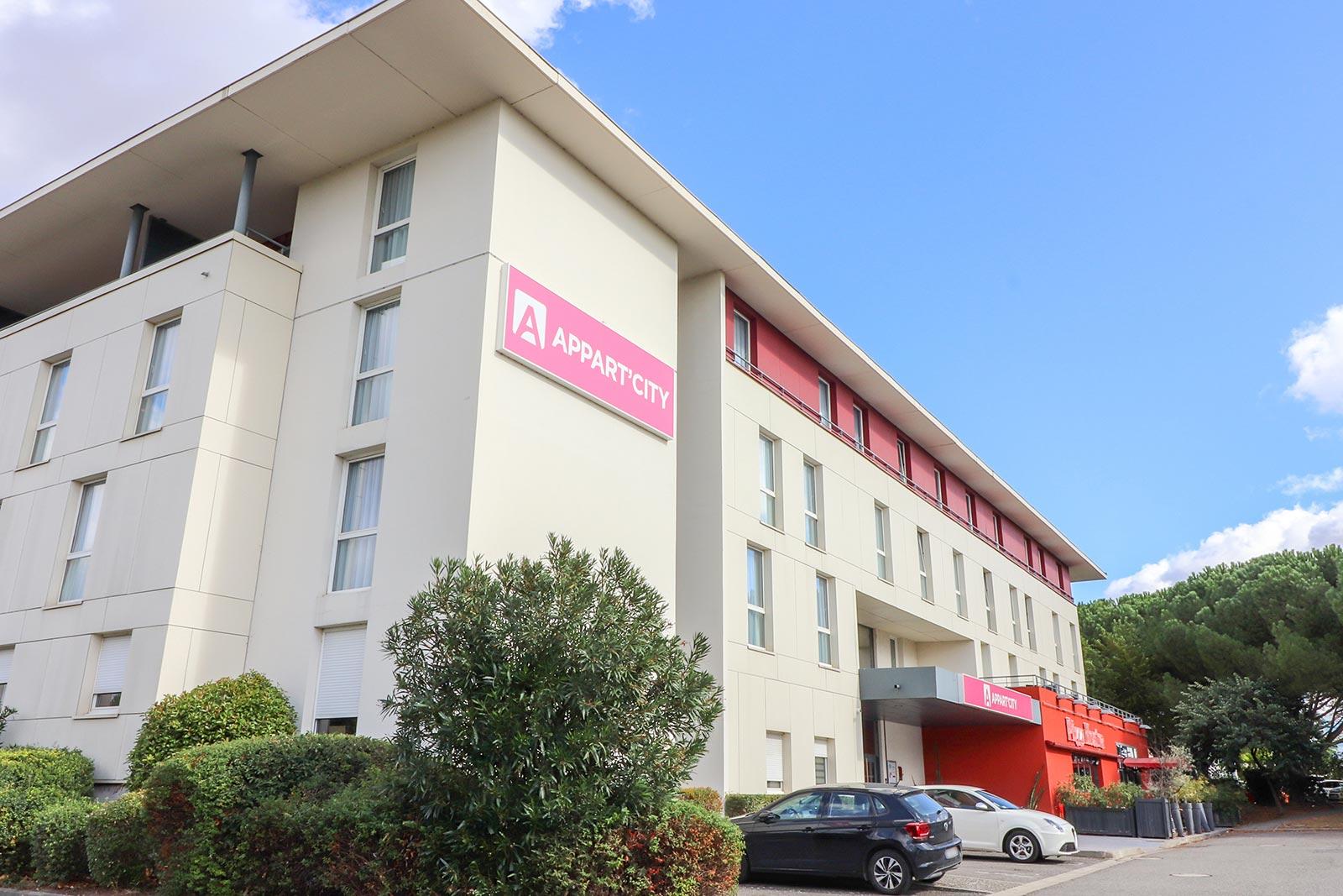 Ngoại cảnh khách sạn