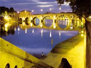 Khu vực xung quanh