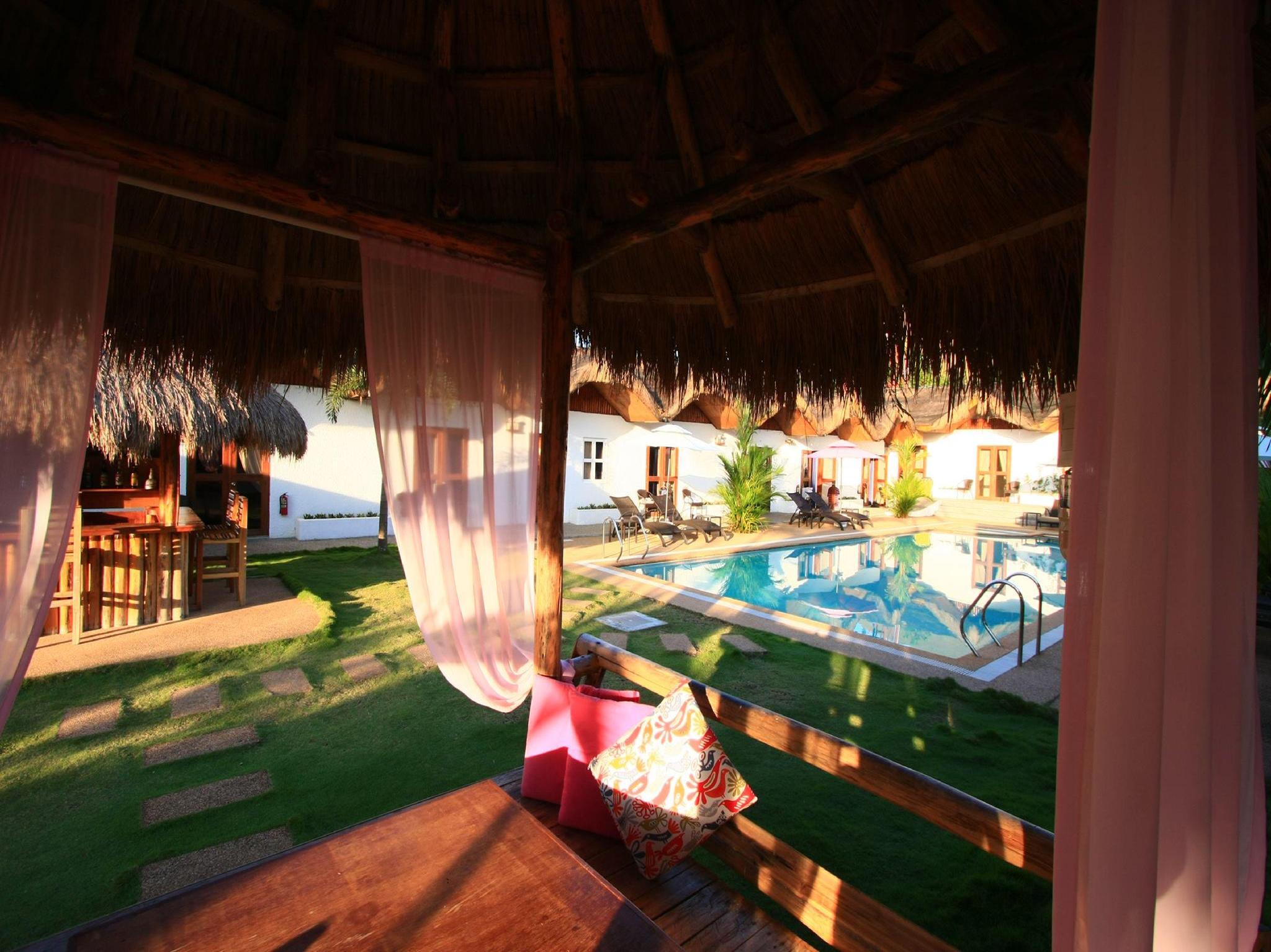 Khu vực xung quanh