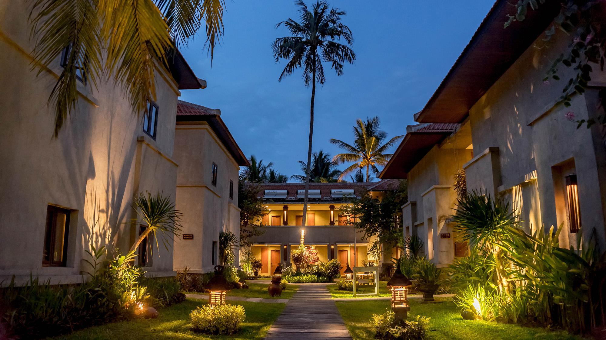 Khu vực xung quanh