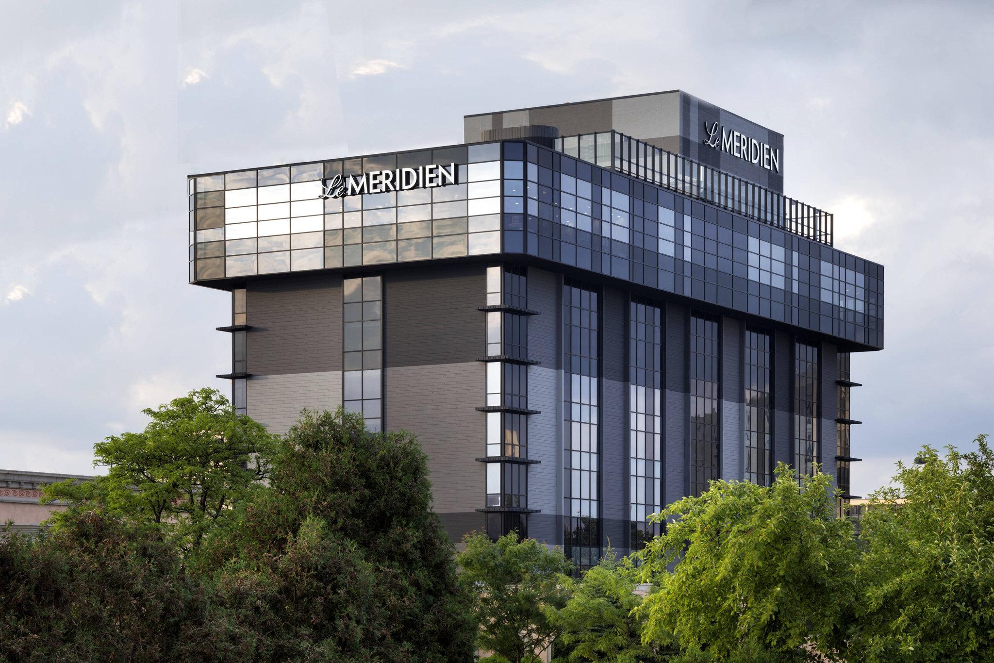 Ngoại cảnh khách sạn